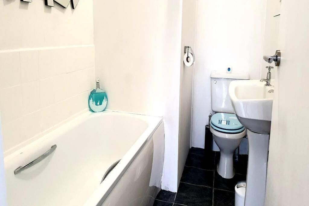 Plas Darien-3 Bed Apt- Sea Views - Sleeps 5 Trearddur Eksteriør billede