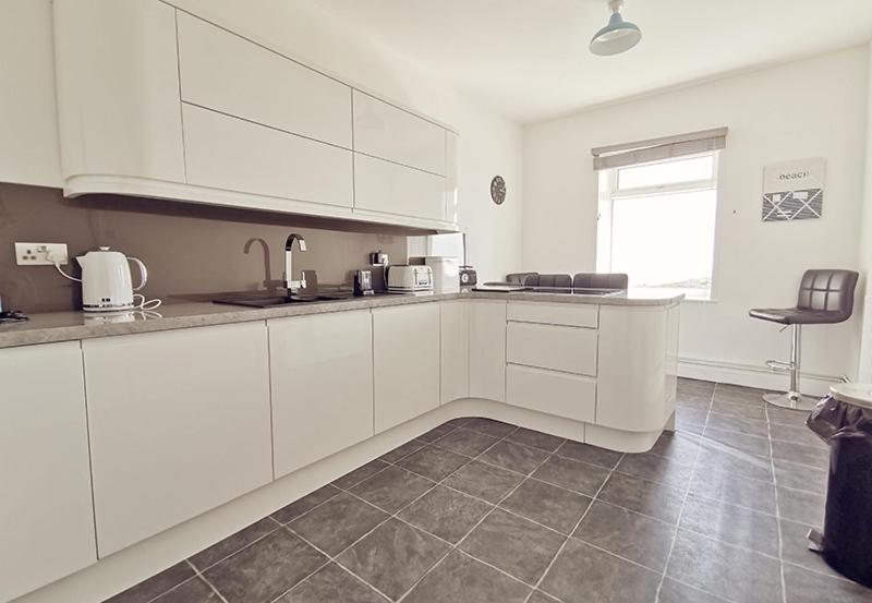 Plas Darien-3 Bed Apt- Sea Views - Sleeps 5 Trearddur Eksteriør billede