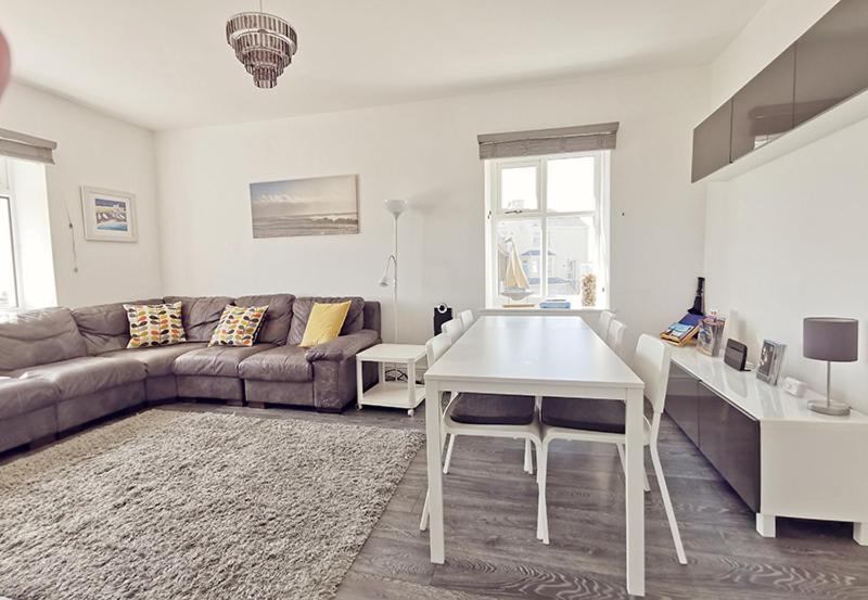Plas Darien-3 Bed Apt- Sea Views - Sleeps 5 Trearddur Eksteriør billede