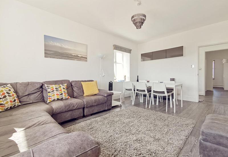 Plas Darien-3 Bed Apt- Sea Views - Sleeps 5 Trearddur Eksteriør billede